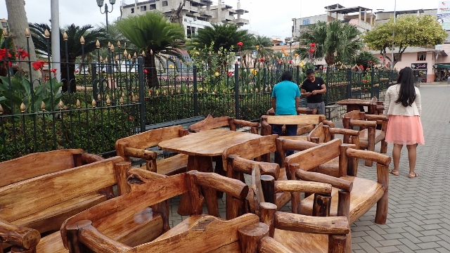 Holzhandel auf der Strasse von Santa Rosa