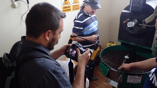 Kommunikationschef des Ministeriums macht Fotos und Interview mit mir