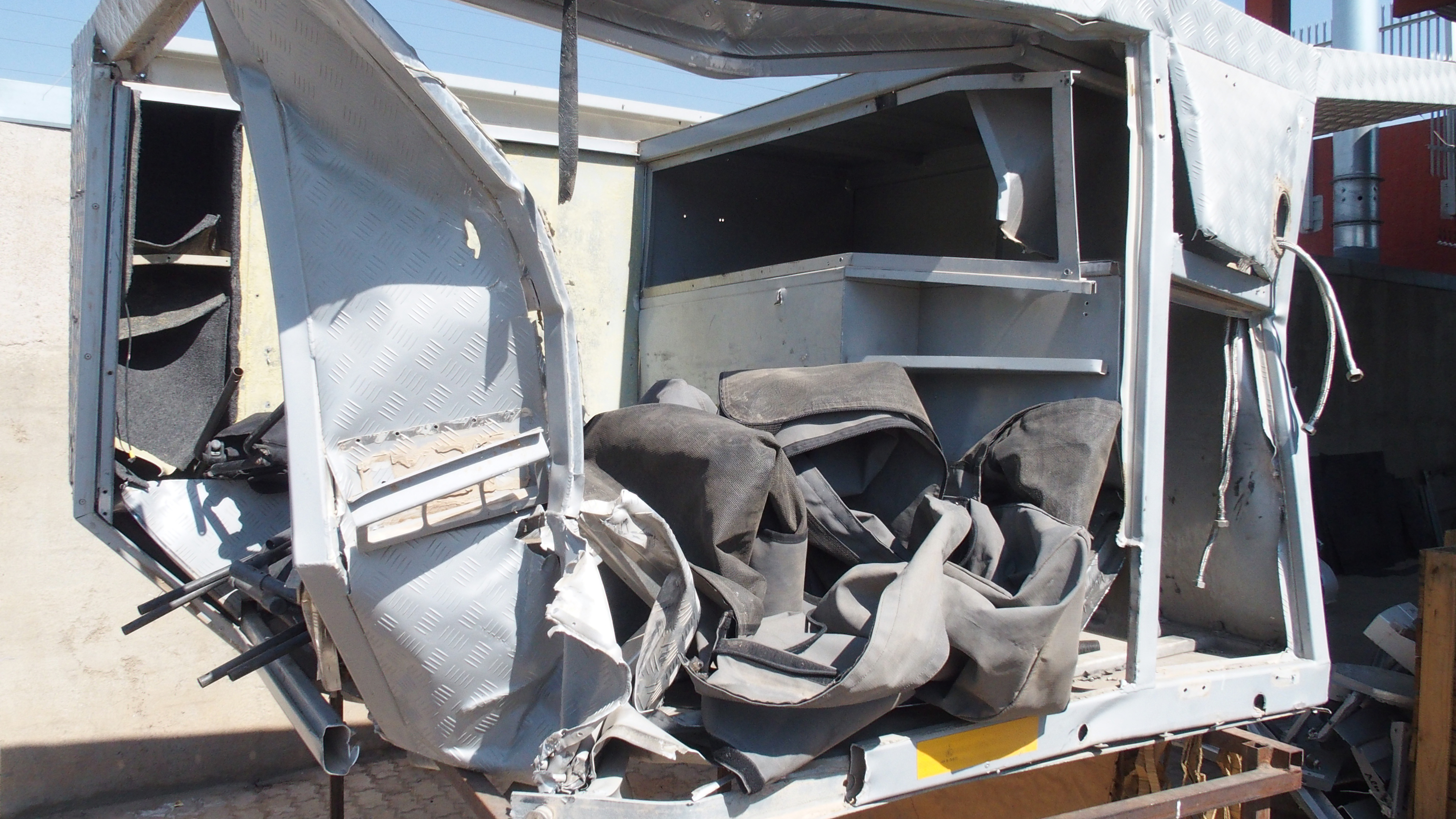 so sieht ein Bushcamper aus, der von hinten geküsst wird